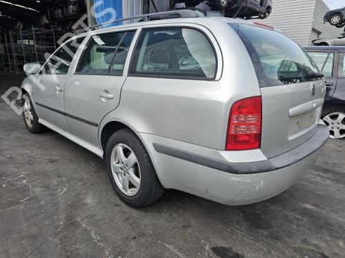 Comutador luzes SKODA OCTAVIA I Combi (1U5) 1.4 16V | BP21168398I24 