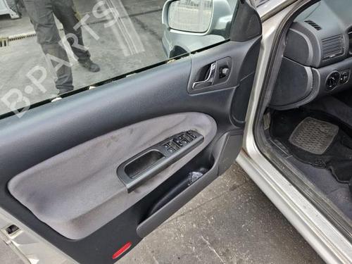 Comutador luzes SKODA OCTAVIA I Combi (1U5) 1.4 16V | BP21168398I24 