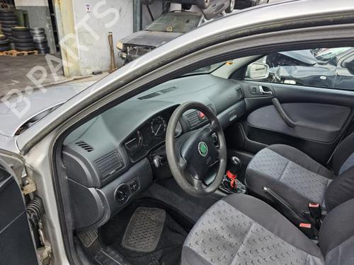 Comutador luzes SKODA OCTAVIA I Combi (1U5) 1.4 16V | BP21168398I24 