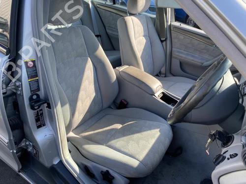 Klamka zewnętrzna drzwi przednich prawych MERCEDES-BENZ C-CLASS T-Model (S203) C 180 Kompressor (203.246) | BP6206136C129 