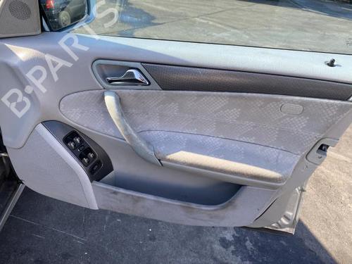 Klamka zewnętrzna drzwi przednich prawych MERCEDES-BENZ C-CLASS T-Model (S203) C 180 Kompressor (203.246) | BP6206136C129 