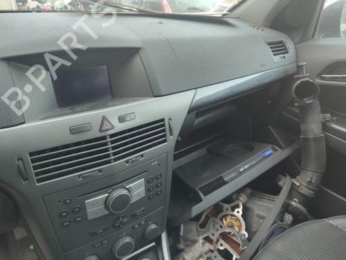 Fuse box OPEL ASTRA H (A04) 1.4 (L48) | BP32527474E1 - Image 25