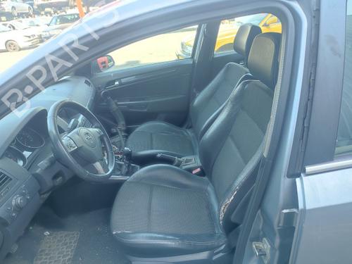 Fuse box OPEL ASTRA H (A04) 1.4 (L48) | BP32527474E1 - Image 28