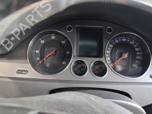 Feu de brouillard avant droit VW PASSAT B5.5 Variant (3B6) 2.0 TDI | BP24144035C31 