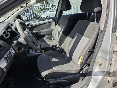 Engine control unit (ECU) OPEL ASTRA H Estate (A04) 1.7 CDTI (L35) | BP31860890M57