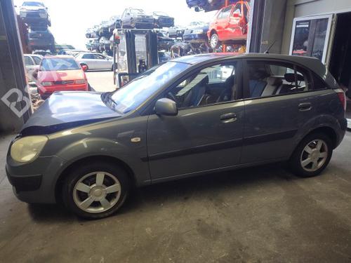 Used Parts KIA RIO II (JB) 1.4 16V (97 hp) 3230844