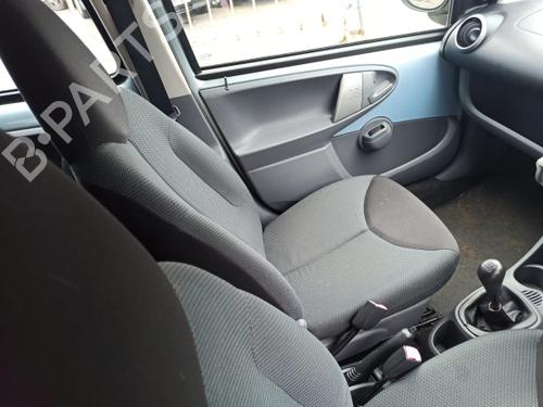 Brugte TOYOTA AYGO (_B1_) 1.0 (KGB10_, KGB10R) (68 hp) 3208009
