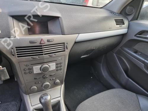 Venstre foran utvendig håndtak OPEL ASTRA H (A04) 1.3 CDTI (L48) | BP15803642C128 