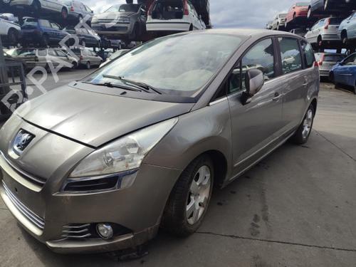 Brugte PEUGEOT 5008 (0U_, 0E_) 1.6 HDi (110 hp) 3220521