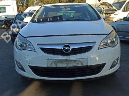 Pièces Détachées Usagées OPEL ASTRA J (P10) 1.3 CDTI (68) (95 hp) 3214153