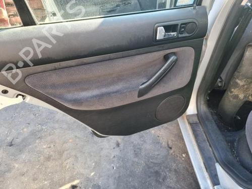 Grille d'aération VW GOLF IV (1J1) 1.4 16V | BP13715575I21 