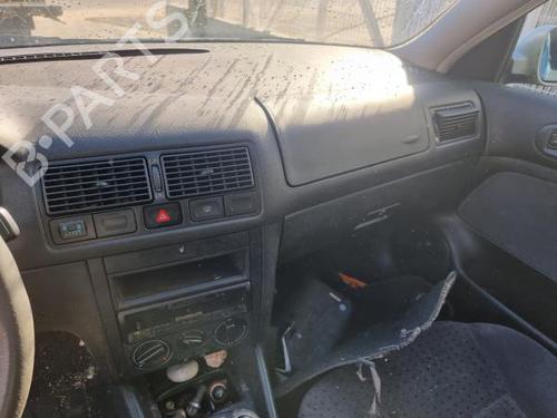 Grille d'aération VW GOLF IV (1J1) 1.4 16V | BP13715575I21 