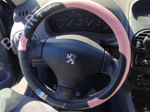 Fuse box PEUGEOT 206 Hatchback (2A/C) 1.4 HDi eco 70 | BP32220654E1