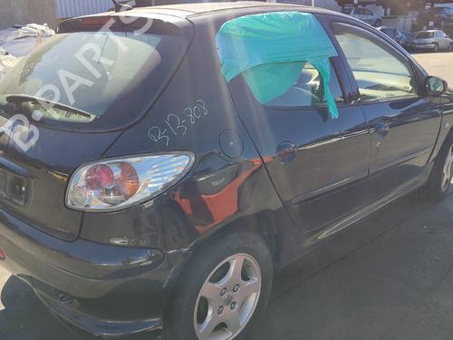 Fuse box PEUGEOT 206 Hatchback (2A/C) 1.4 HDi eco 70 | BP32220654E1