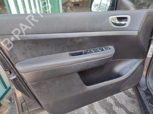 Fuse box PEUGEOT 307 Break (3E) 1.4 HDi | BP32196887E1 