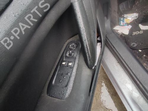 Front left interior door handle PEUGEOT 308 II (LB_, LP_, LW_, LH_, L3_) 1.6 HDi 100 | BP32236525I13 