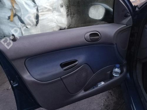 Fuse box PEUGEOT 206 Hatchback (2A/C) 1.1 i | BP31864072E1