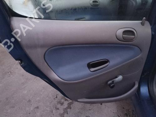 Fuse box PEUGEOT 206 Hatchback (2A/C) 1.1 i | BP31864072E1