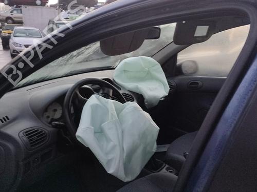 Fuse box PEUGEOT 206 Hatchback (2A/C) 1.1 i | BP31864072E1