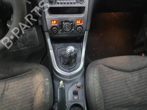 Fuse box PEUGEOT 308 SW I (4E_, 4H_) 1.6 HDi | BP31925878E1 