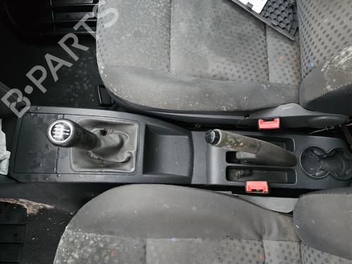 Right headlight VW POLO IV (9N_, 9A_) 1.2 12V | BP32230713C29 