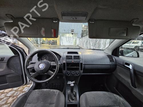 Right headlight VW POLO IV (9N_, 9A_) 1.2 12V | BP32230713C29 