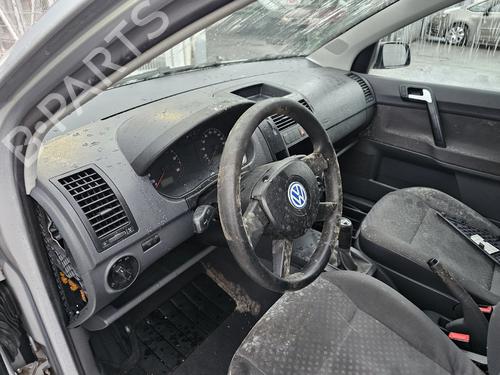 Right headlight VW POLO IV (9N_, 9A_) 1.2 12V | BP32230713C29 