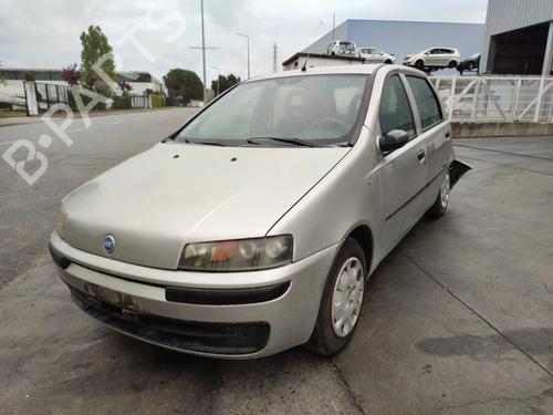 Brugte FIAT PUNTO (188_) 1.2 60 (188.030, .050, .130, .150, .230, .250) 4559711