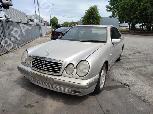 Brugte MERCEDES-BENZ E-CLASS (W210)  E 220 D (210.004)  4737653