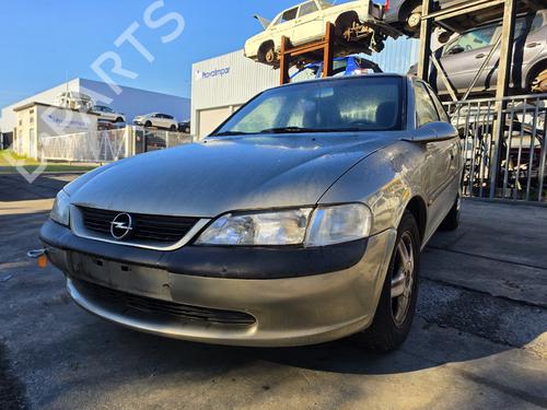Pièces Détachées Usagées OPEL VECTRA B (J96) 1.6 i 16V (F19) 4948100
