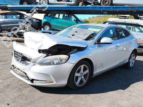 Used Parts VOLVO V40 Hatchback (525) D2 4985543