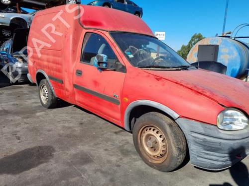 Używane części OPEL COMBO Box Body/MPV (71_) 1.7 D (60 hp) 3215829