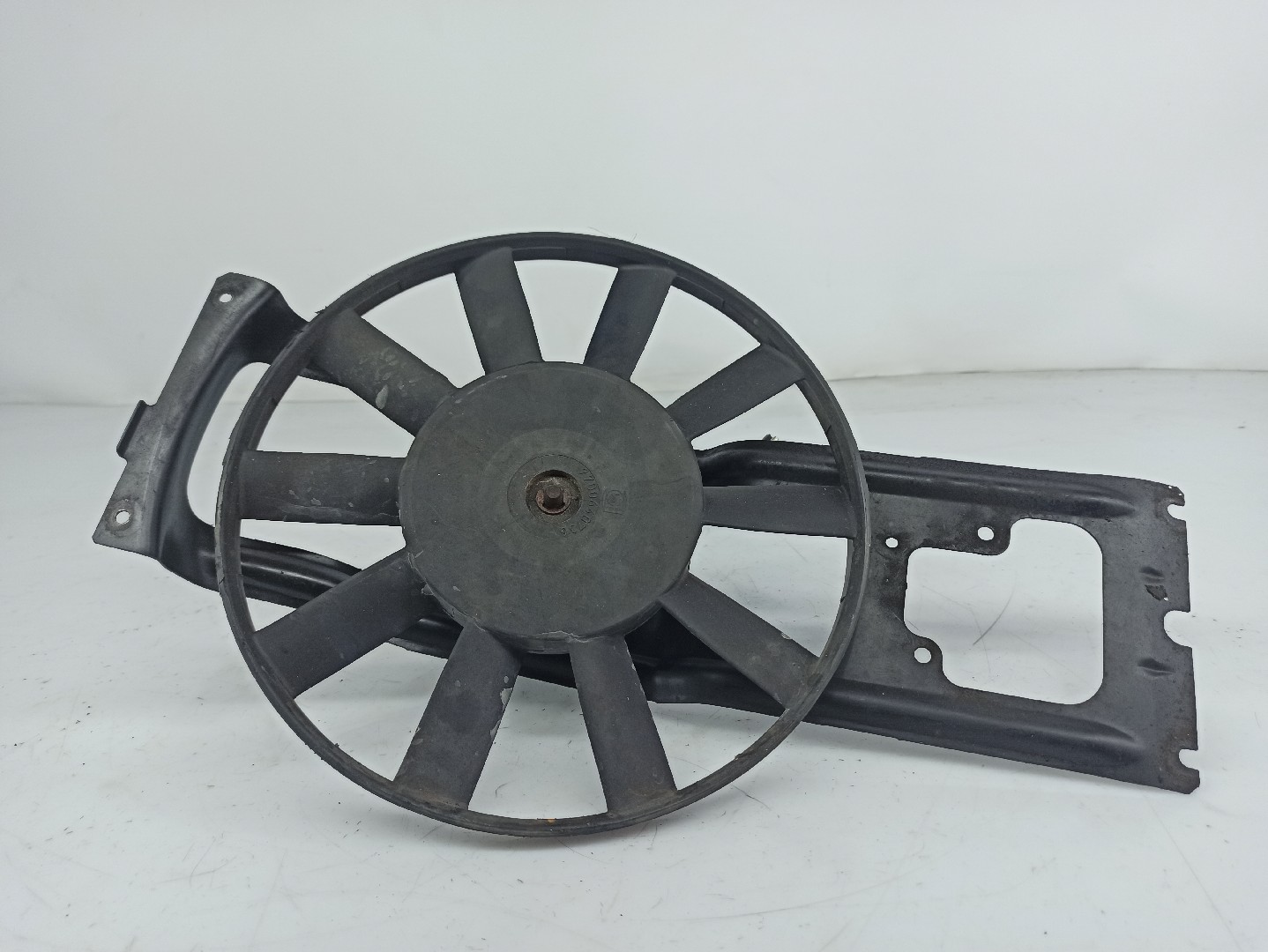 Radiator fan RENAULT SUPER 5 (B/C40_) 1.4 (B/C403) 17392304 | B-Parts