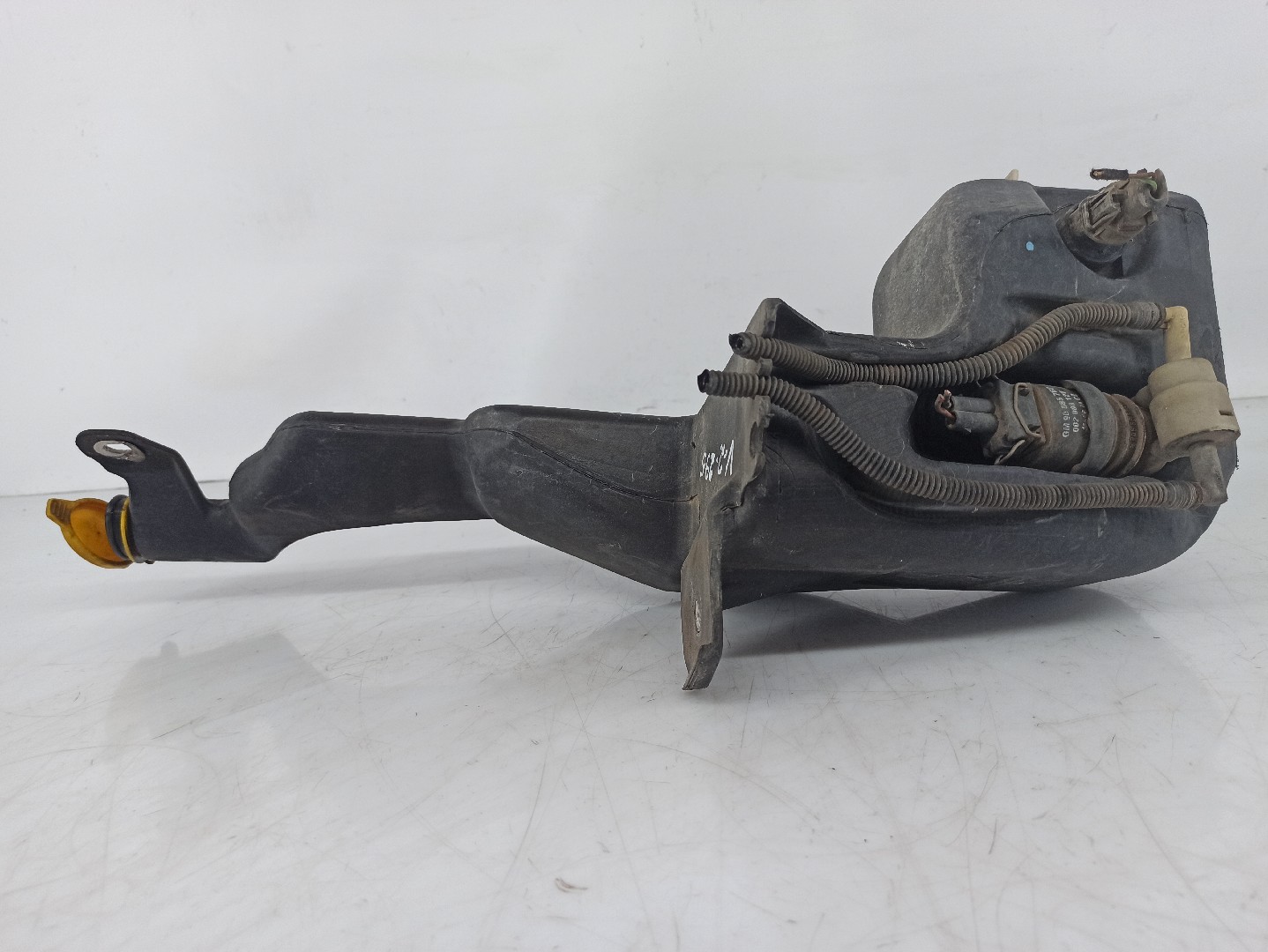 Windscreen washer tank OPEL ASTRA H GTC (A04) 1.7 CDTi (L08) 10186727 BParts