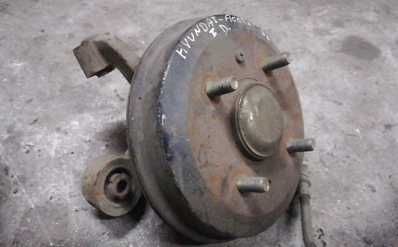 Right rear steering knuckle HYUNDAI ACCENT I (X-3) 1.3 6179824 | B  