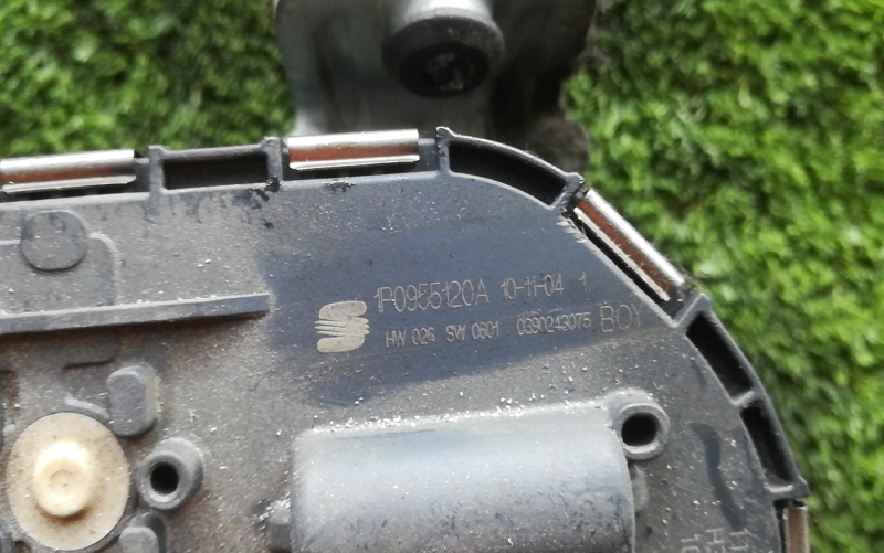 Front wiper motor SEAT LEON (1P1) 1.4 TSI 6196693 BParts