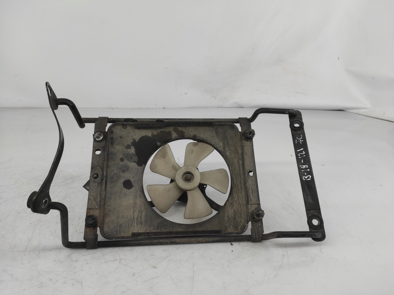 Radiator fan HYUNDAI H-1 Van (A1) 8240660 | B-Parts