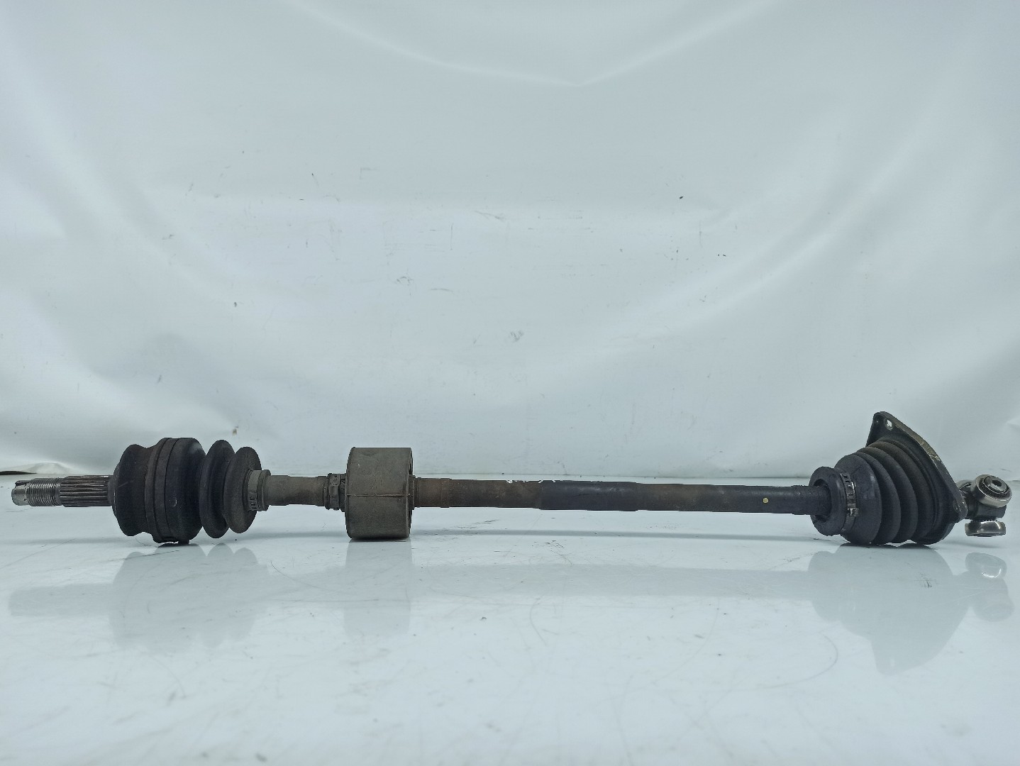 Arbre De Transmission Avant Droit Audi A6 2.4 V6 30V - 4B0407272C ALF DWK