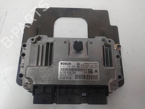 Used Engine control unit (ECU) PEUGEOT 307 CC (3B) [2003-2009]  8899574