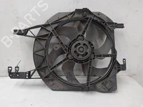 Used Radiator fan OPEL VIVARO A Van (X83) [2001-2015]  9179543