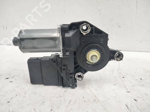 Rudehejsemotor bagstkærm højre VW GOLF V (1K1) 1.9 TDI (90 hp) 15651196