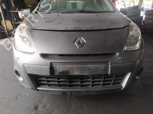 Pannello frontale RENAULT CLIO III (BR0/1, CR0/1) 1.5 dCi (C/BR0G, C/BR1G) (68 hp) 8200290143 |