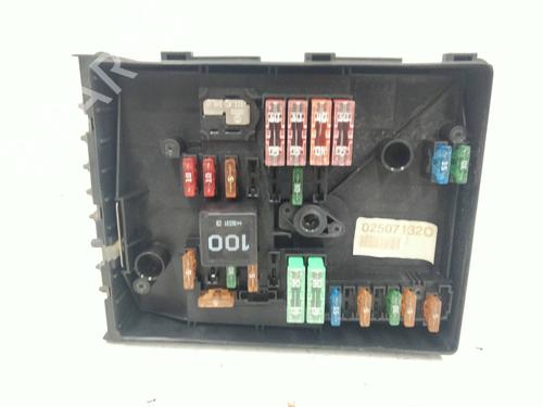 Used Fuse box VW GOLF V (1K1) 1.9 TDI (90 hp) 13109841