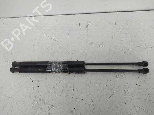 Used Hood lift support BMW 3 (E90) 318 d (122 hp) 18118443