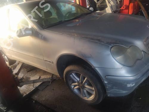 Left front steering knuckle MERCEDES-BENZ C-CLASS (W203) C 220 CDI (203.006, 203.008) | BP12509729M25 