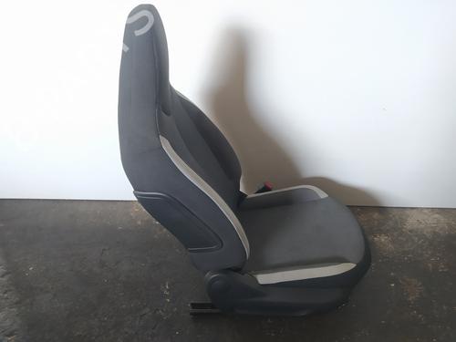 Right front seat TOYOTA AYGO (_B4_) 1.0 VVTi (KGB40) | BP27434142C16 