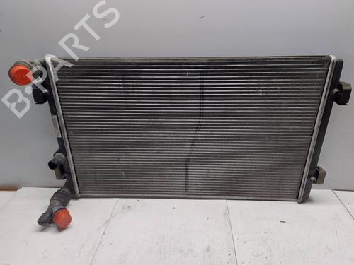 Używane Chłodnica wody VW BORA I (1J2) [1998-2013]  30889339