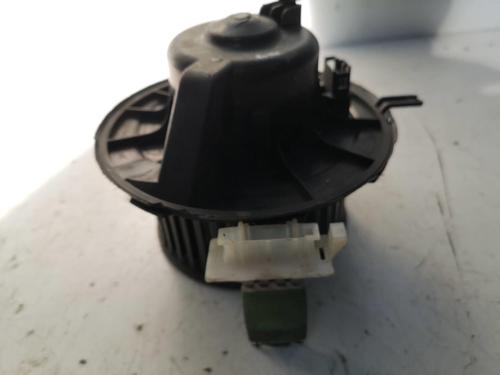 Heater blower motor SEAT LEON (1P1) 2.0 TDI | BP14156638M62 