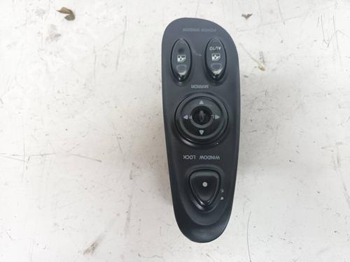 Used Left front window switch HYUNDAI COUPE I (RD) [1996-2004]  13371249