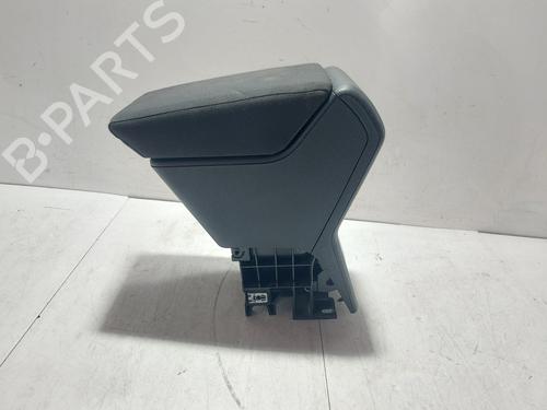 Used Armrest / Center console Armrest / Center console SEAT ARONA (KJ7, KJP) 1.6 TDI (115 hp) 34245884 34245884